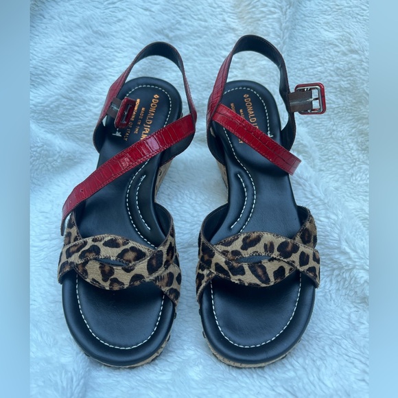 Donald J. Pliner Shoes - Donald J Pliner wedge sandals 6 1/2